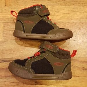 Super cute toddler keens